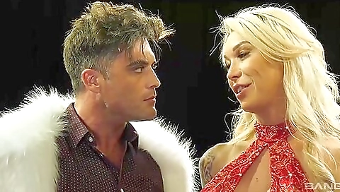 Blonde babe gives us an awesome blowjob and deepthroat