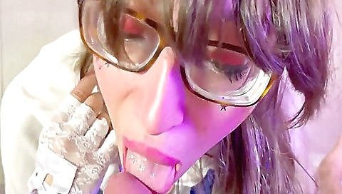 Anal brunette trans no pasa su materia y le da el culo